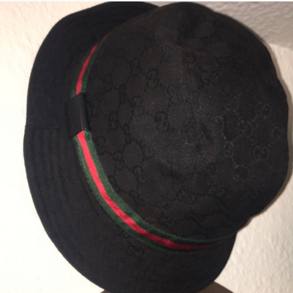 Authentic Gucci bucket hat excellent condition